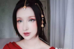 娱乐吃瓜酱化妆,变身时尚达人！